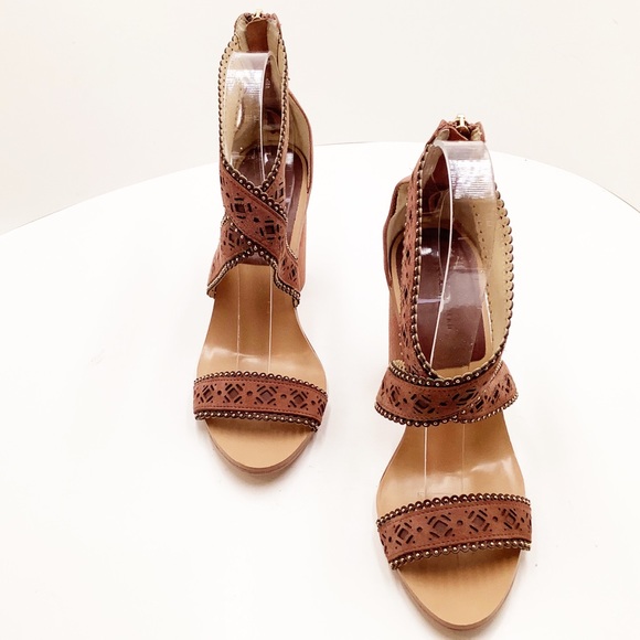 {Zara Woman} Embellished Suede Strapped Heels - Picture 6 of 16